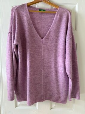 Dip Lavender V-Neck Sweater
